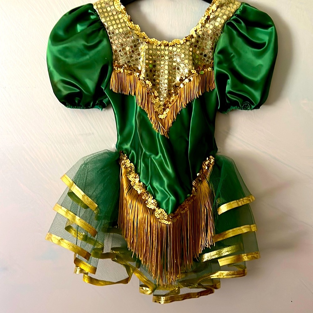 Green/Gold sequin tap costume with gold sequin hat, Curtain Call, size 8 child